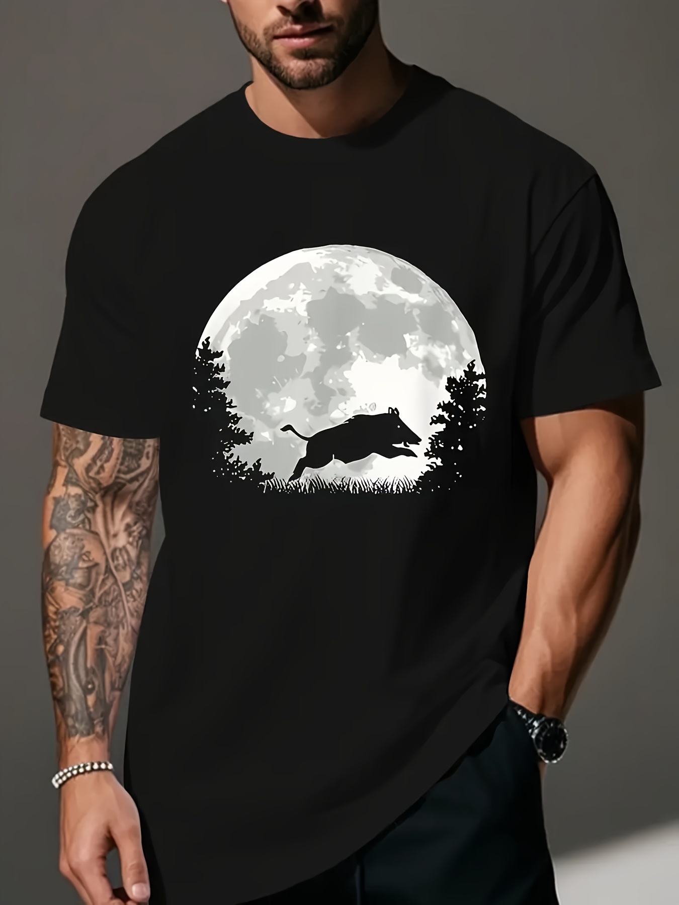Outdoor Hunting Graphic Tees - เสื้อยืดผู้ชายลายป่า - ลายหมูป่าและป่าพระจันทร์, ระบายอากาศได้ดี ทรงปกติ มีไซส์ใหญ่และสูง,